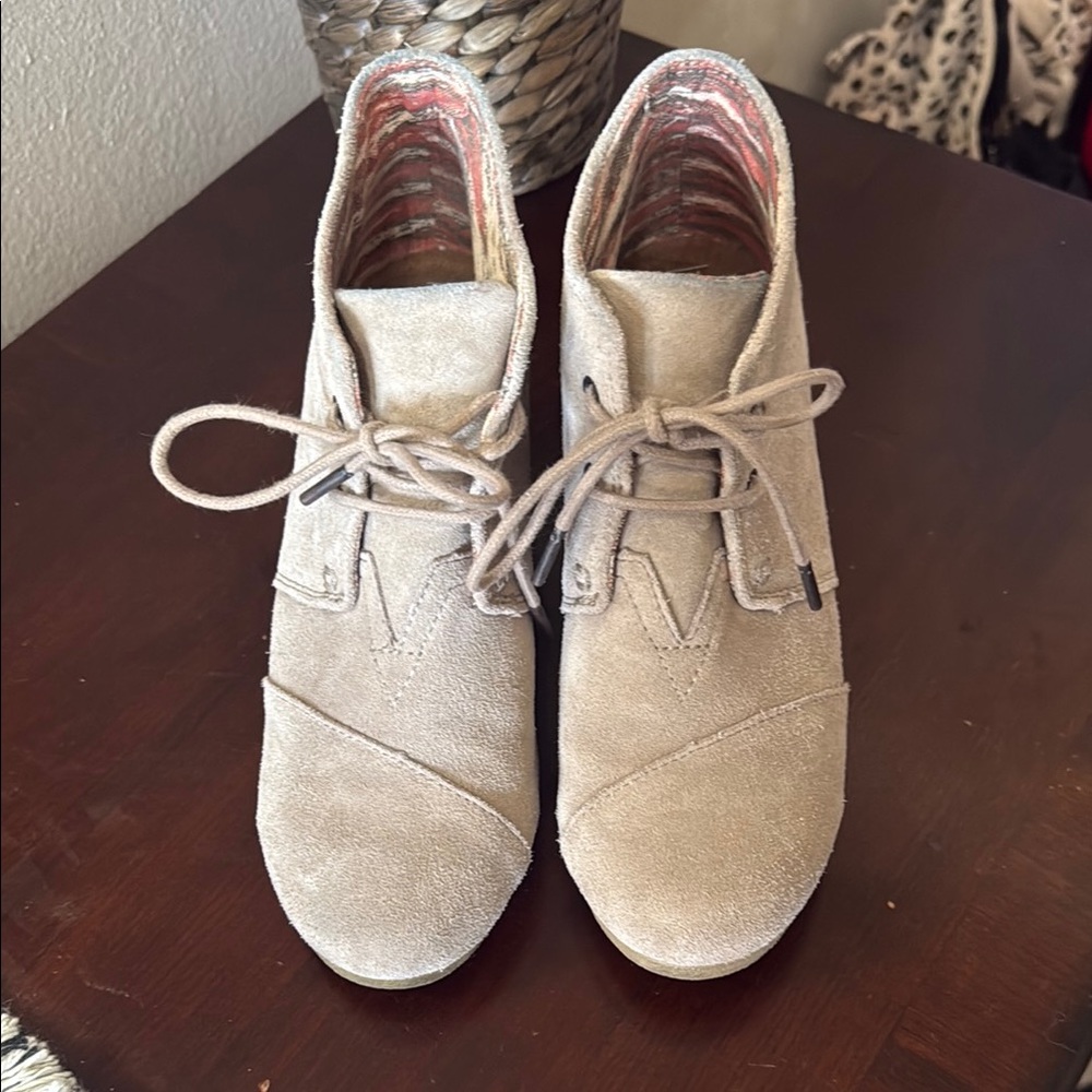 Toms Tan Lace Up Boots with Suede Finish